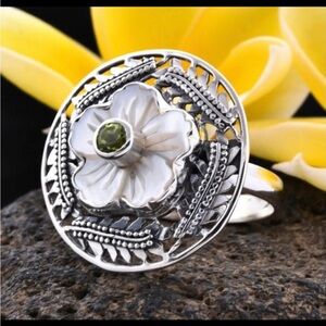 Bali Legacy - Peridot / MOP / 925 Ring